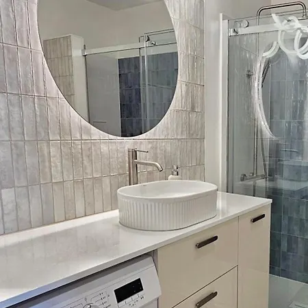 Holidayhomepl 9 Fala Przy Plazy Z Widokiem Na Morze I Osobna Sypialnia Apartment