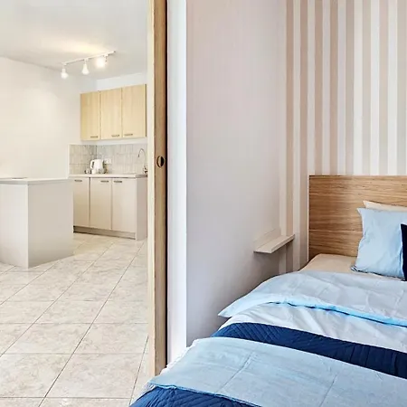 Apartment Holidayhomepl 9 Fala Przy Plazy Z Widokiem Na Morze I Osobna Sypialnia