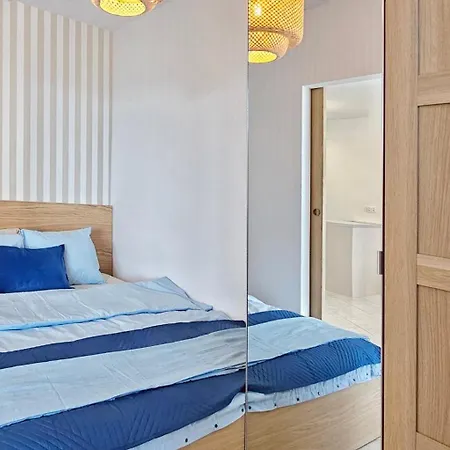 Apartment Holidayhomepl 9 Fala Przy Plazy Z Widokiem Na Morze I Osobna Sypialnia Misdroy